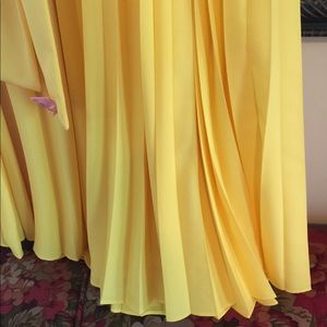 Plus size 14-16 wore a few times.  Beautiful dress